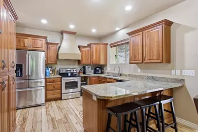 2452 Oak Ln, Layton, UT 84040 - Photo 12