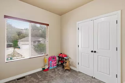 2452 Oak Ln, Layton, UT 84040 - Photo 34