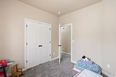 2452 Oak Ln, Layton, UT 84040 - Photo 32