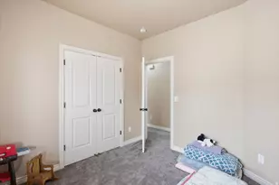 2452 Oak Ln, Layton, UT 84040 - Photo 32