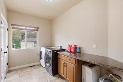 2452 Oak Ln, Layton, UT 84040 - Photo 36