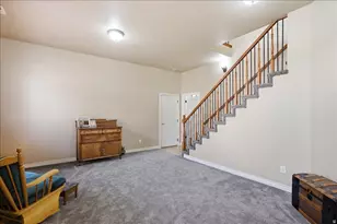 2452 Oak Ln, Layton, UT 84040 - Photo 4