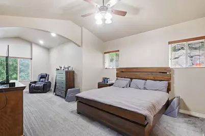 2452 Oak Ln, Layton, UT 84040 - Photo 18