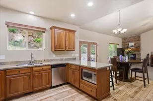 2452 Oak Ln, Layton, UT 84040 - Photo 14