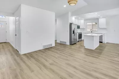 2104 W 2200 S, Syracuse, UT 84075 - Photo 8