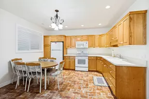 298 E North Canyon Rd, Bountiful, UT 84010 - Photo 36