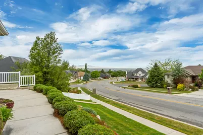 298 E North Canyon Rd, Bountiful, UT 84010 - Photo 4