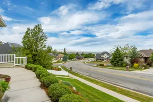 298 E North Canyon Rd, Bountiful, UT 84010 - Photo 4