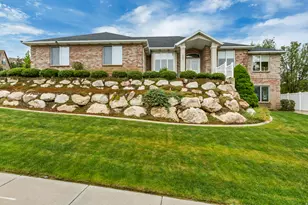 298 E North Canyon Rd, Bountiful, UT 84010 - Photo 2