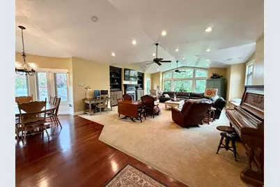 2205 E Sunset Dr, Layton, UT 84040 - Photo 10