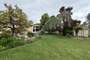2205 E Sunset Dr, Layton, UT 84040 - Photo 2