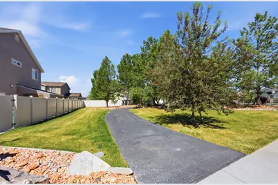 1676 S Spring Creek Ranch Rd, Lehi, UT 84043 - Photo 34