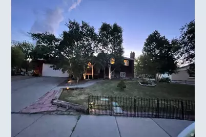 9905 N Meadow Dr E, Cedar Hills, UT 84062 - Photo 32