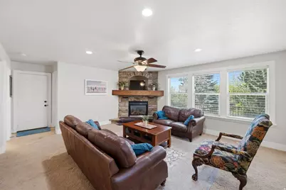 1683 N Main St, Centerville, UT 84014 - Photo 10