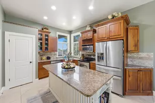 1683 N Main St, Centerville, UT 84014 - Photo 6