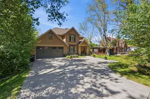 1683 N Main St, Centerville, UT 84014 - Photo 2