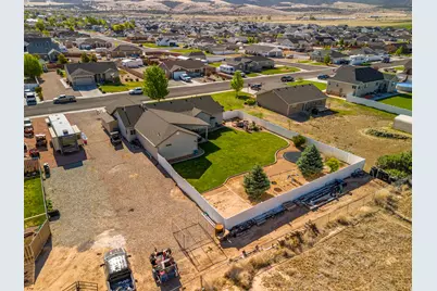 4483 N Prospector Ln, Enoch, UT 84721 - Photo 6