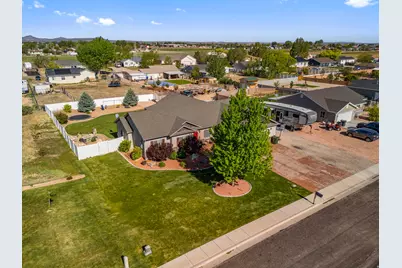 4483 N Prospector Ln, Enoch, UT 84721 - Photo 2