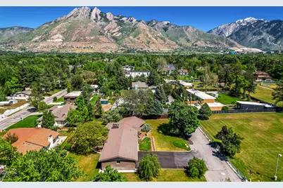 2025 E Hedgewood Ct, Holladay, UT 84121 - Photo 40