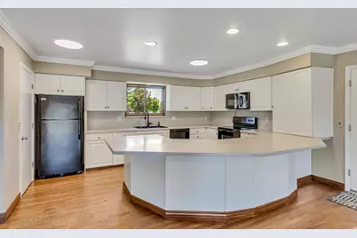 2025 E Hedgewood Ct, Holladay, UT 84121 - Photo 4