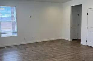 6718 W 11800 S, South Jordan, UT 84009 - Photo 4