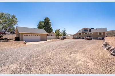 1656 S Ash Creek Dr, Toquerville, UT 84774 - Photo 1