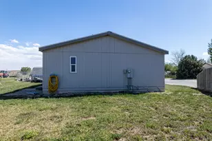 117 S Maple St, Wellington, UT 84542 - Photo 28