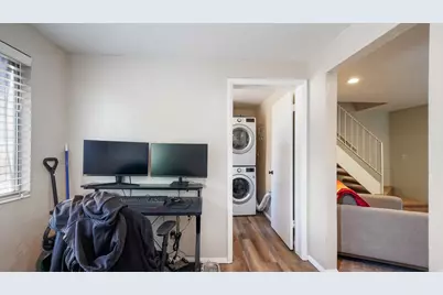 1085 N Nayon Dr E # 6, Layton, UT 84040 - Photo 10