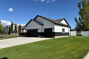3987 W Red Tail Dr S, Riverton, UT 84065 - Photo 4