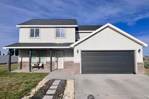 914 N 240 W, Blanding, UT 84511 - Photo 2