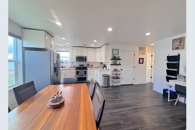 914 N 240 W, Blanding, UT 84511 - Photo 8