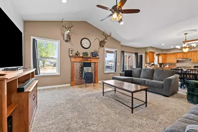 247 W 400 N, Santaquin, UT 84655 - Photo 8