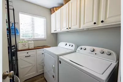 551 E Walnut Glen Dr, Springville, UT 84663 - Photo 16