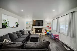 1618 W Camelot Dr, Layton, UT 84041 - Photo 24