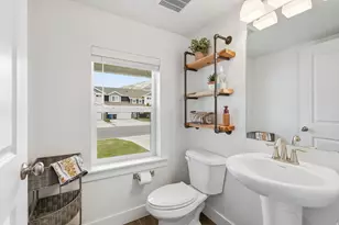 1392 E 380 S, Hyrum, UT 84319 - Photo 14