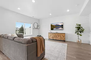 1392 E 380 S, Hyrum, UT 84319 - Photo 4