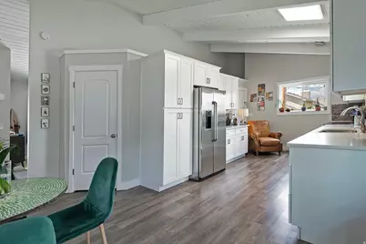 4901 S Laura Dr E, Salt Lake City, UT 84107 - Photo 10