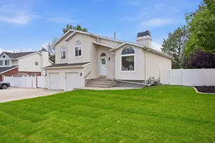 11724 S Briar Glen Dr E, Sandy, UT 84092 - Photo 1