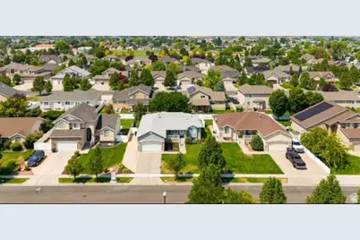 1957 N 2595 W, Clinton, UT 84015 - Photo 2