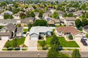 1957 N 2595 W, Clinton, UT 84015 - Photo 2