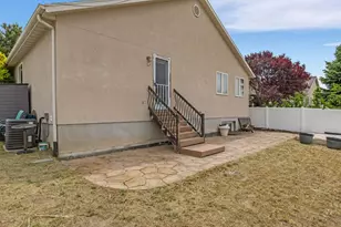 10764 S Pine Grove Way W, South Jordan, UT 84009 - Photo 6