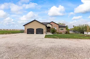 130 N 100 E, Gunnison, UT 84634 - Photo 2