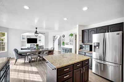 2532 N 1175 E, Layton, UT 84040 - Photo 10