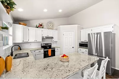766 Rosewood Ln, Layton, UT 84041 - Photo 10