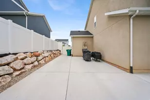 3196 N 1450 E, Layton, UT 84040 - Photo 34