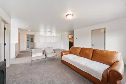 3196 N 1450 E, Layton, UT 84040 - Photo 16