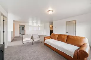 3196 N 1450 E, Layton, UT 84040 - Photo 16