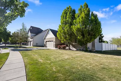 2482 W Adelaide Dr S, Riverton, UT 84065 - Photo 2