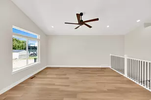 54 W Woodrow St, Murray, UT 84107 - Photo 14