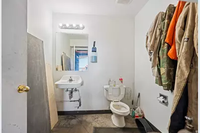 147 N 2000 W W #B STE2, Springville, UT 84663 - Photo 30